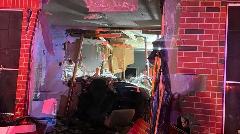 Tesla driver tries to blame accident on software his car doesn't even have 7 Close-up of the car through the broken wall